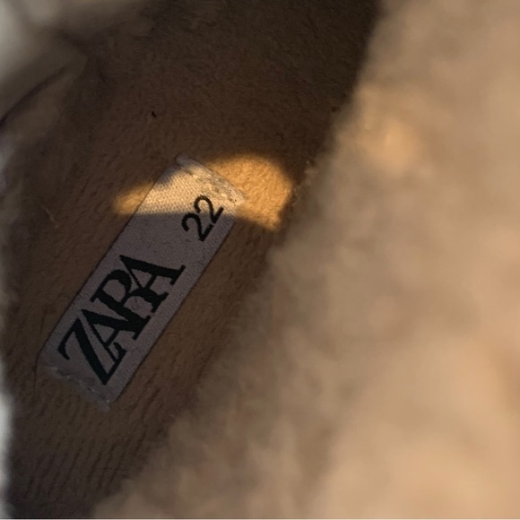 Zara Baby Faux Fur Lined Boots in Light Taupe Size 22 - (5.3 INCHES) 6 US - Picture 6 of 7